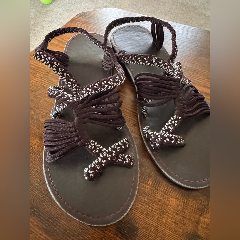 Source Unknown Black and White Braided Sandals